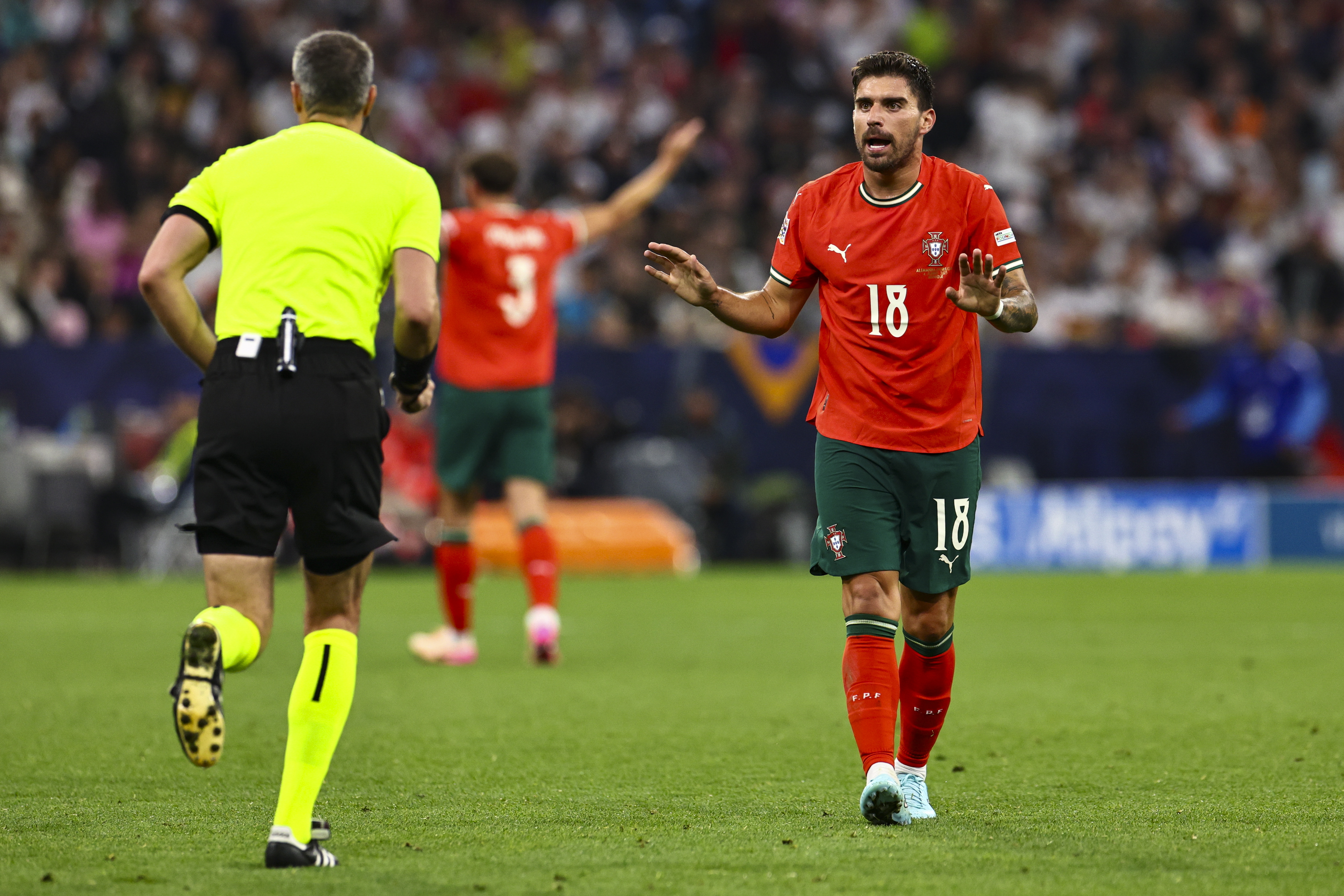 葡萄牙队势如破竹,晋级欧国联四强-第2张图片-易胜博体育 葡萄牙队势如破竹,晋级欧国联四强-第2张图片-易胜博体育